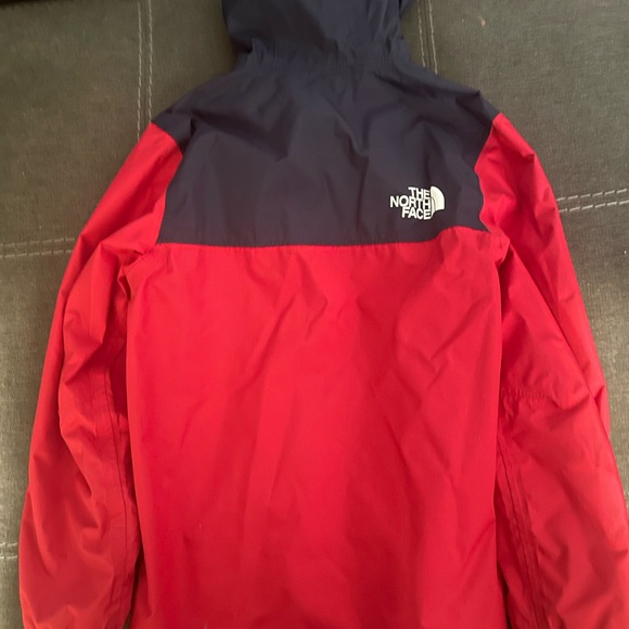Boys North face rain jacket with lining - Picture 4 of 5